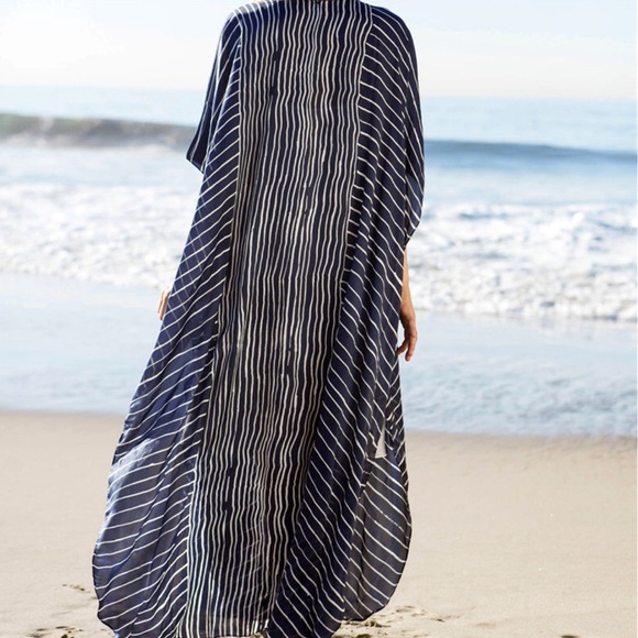 Blue and white light weight chiffon Caftan - Picture 3 of 5